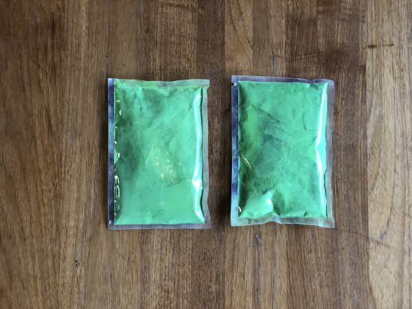 green-color-powder-packets