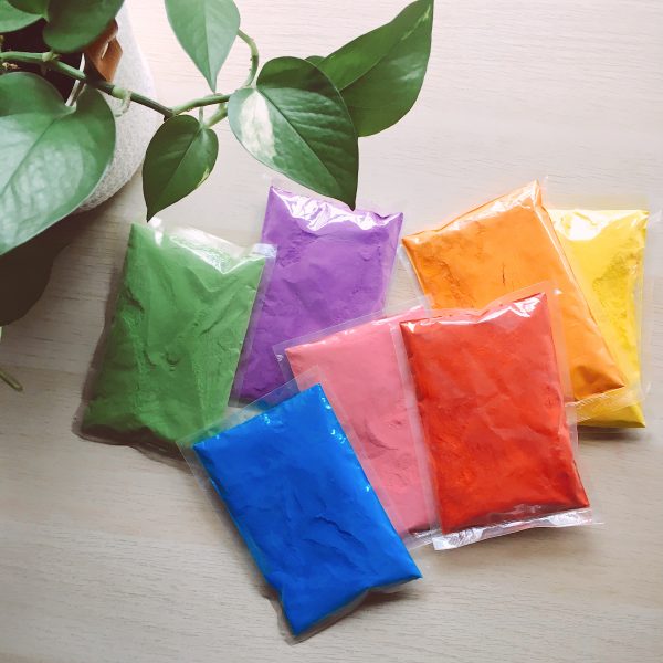assorted-color-powder-packets