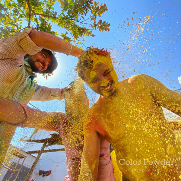 pre-filled yellow color powder squeeze bottles